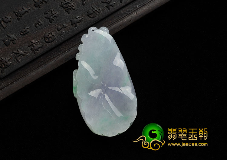 糯冰种春带彩缅甸翡翠A货年年有余挂件
