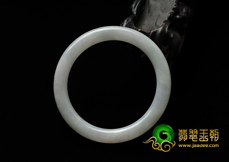糯冰种淡晴水缅甸翡翠A货圆条手镯（50.6mm）