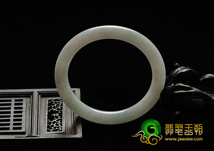 糯冰种淡晴水缅甸翡翠A货圆条手镯（50.9mm）