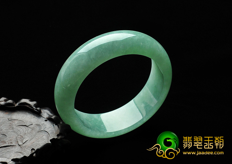 糯冰种豆绿缅甸翡翠A货手镯（55mm）