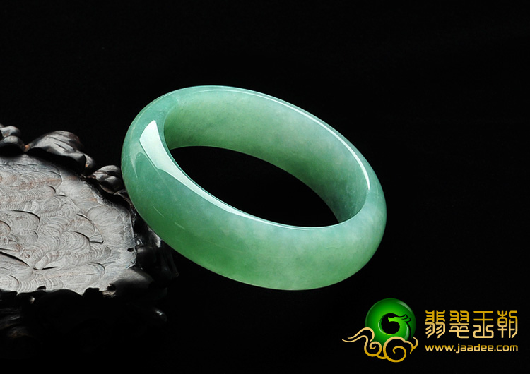 糯冰种豆绿缅甸翡翠A货手镯（55mm）