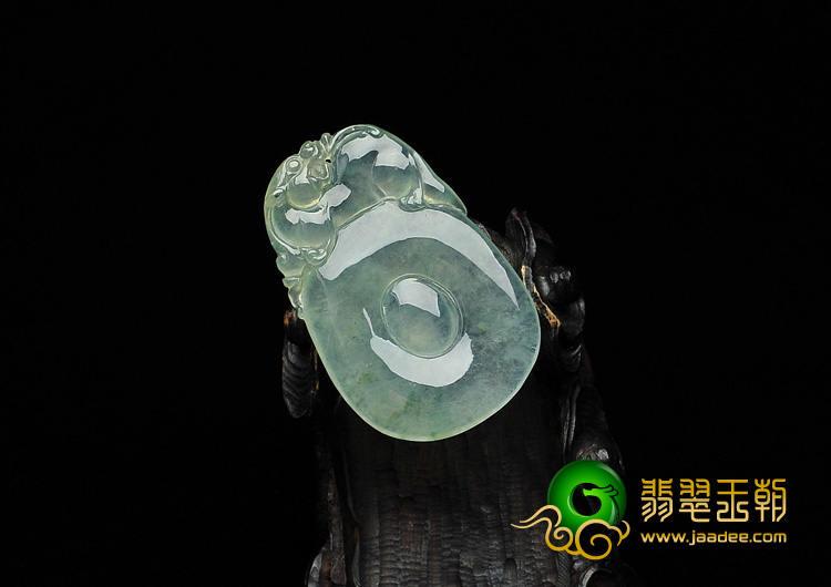 冰种略飘花缅甸翡翠A货福在眼前挂件