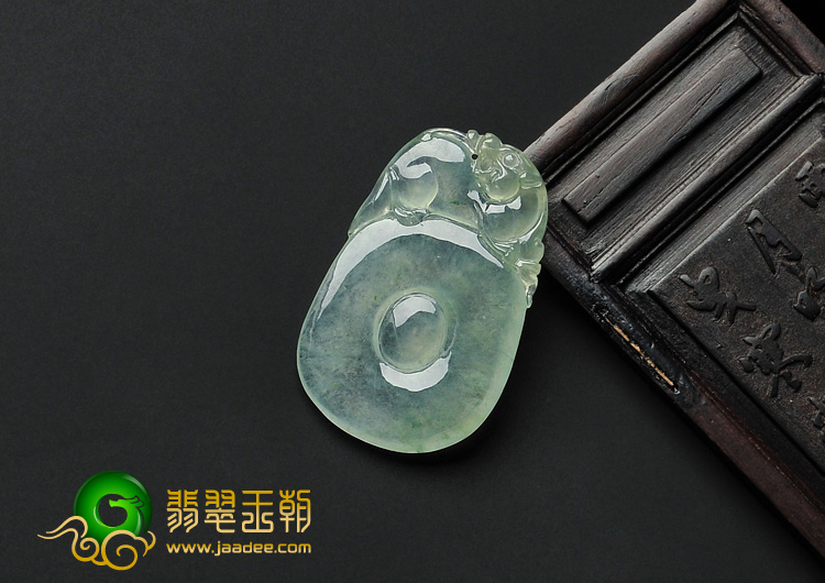 冰种略飘花缅甸翡翠A货福在眼前挂件