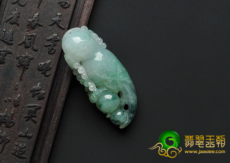 糯冰种飘花缅甸翡翠A货英明神武挂件