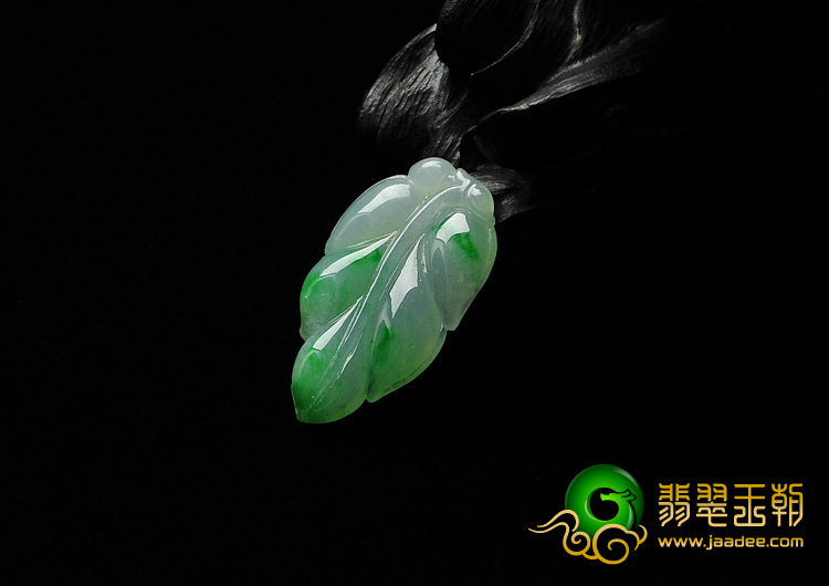 糯冰种飘阳绿缅甸翡翠A货叶子挂件