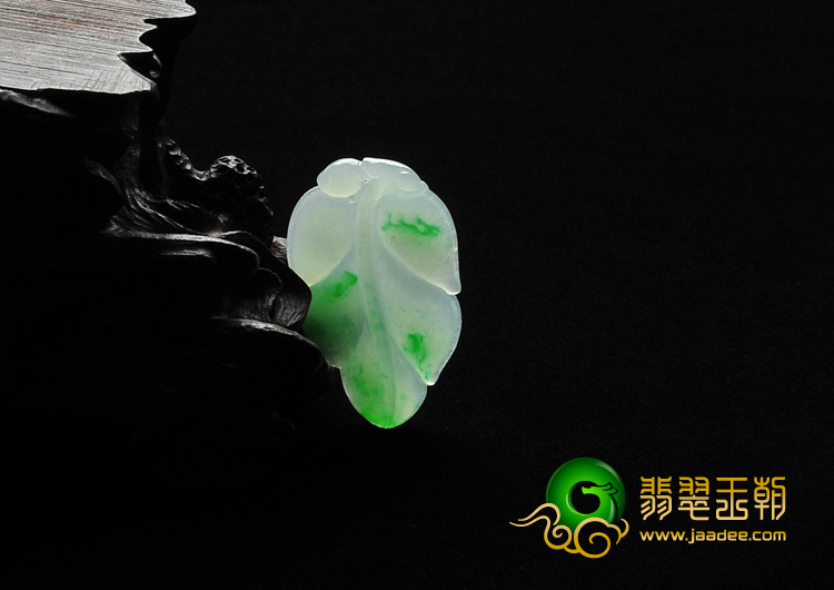 糯冰种飘阳绿缅甸翡翠A货叶子挂件