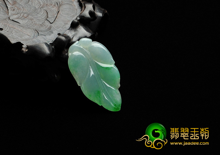 糯冰种飘阳绿缅甸翡翠A货叶子挂件