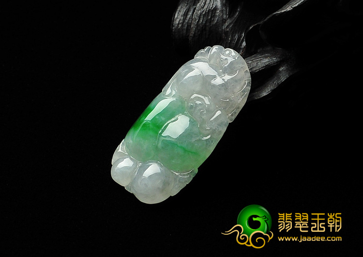 冰种飘阳绿缅甸翡翠A货龙如意挂件