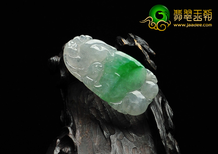 冰种飘阳绿缅甸翡翠A货龙如意挂件