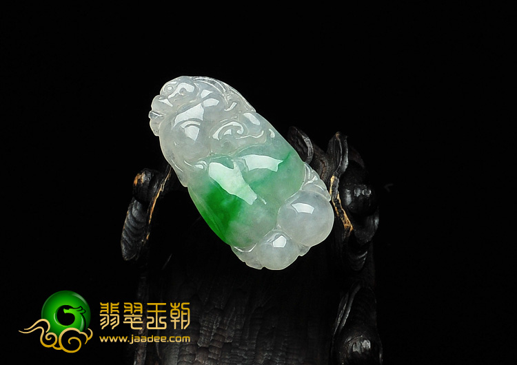 冰种飘阳绿缅甸翡翠A货龙如意挂件