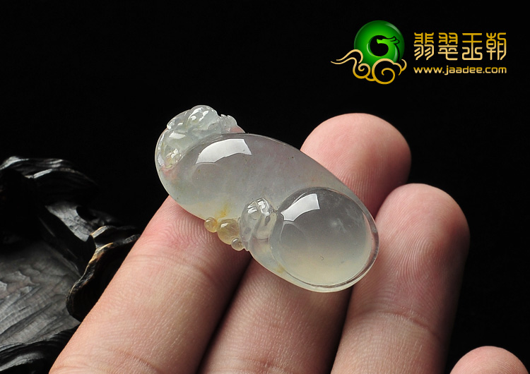 冰种淡晴水缅甸翡翠A货母子貔貅挂件