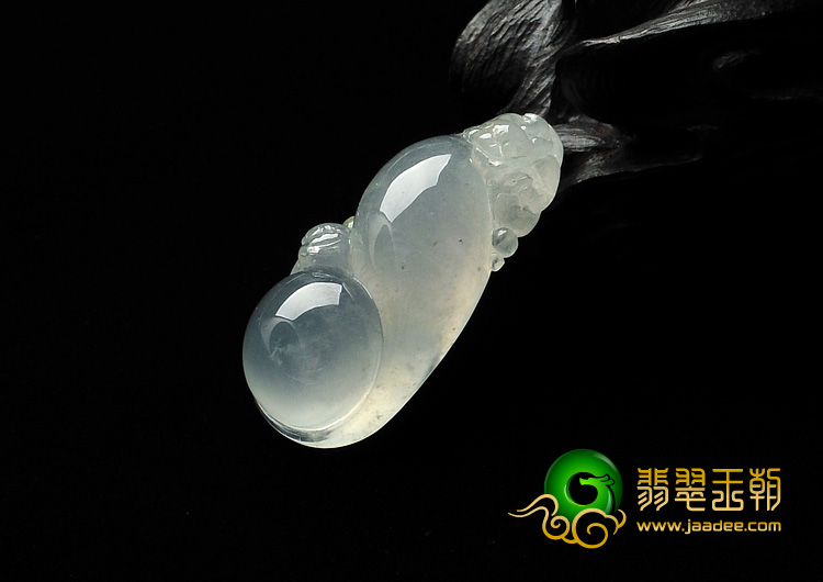 冰种淡晴水缅甸翡翠A货母子貔貅挂件
