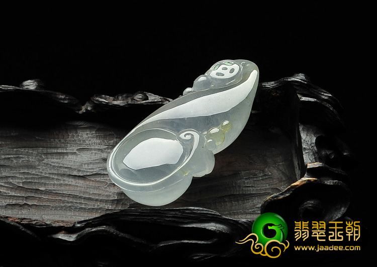 冰种淡晴水缅甸翡翠A货母子貔貅挂件