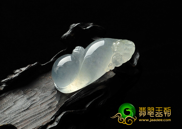冰种淡晴水缅甸翡翠A货母子貔貅挂件