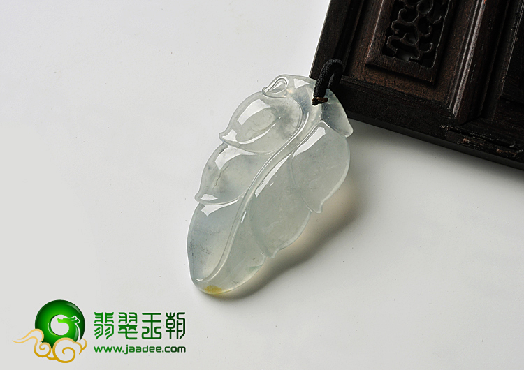 冰玻种晴水略带黄翡缅甸翡翠A货叶子挂件