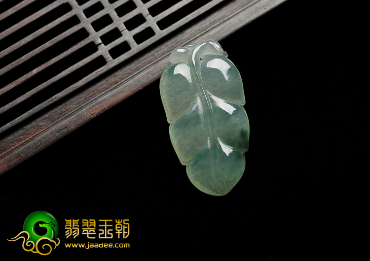 冰种飘花缅甸翡翠A货叶子挂件