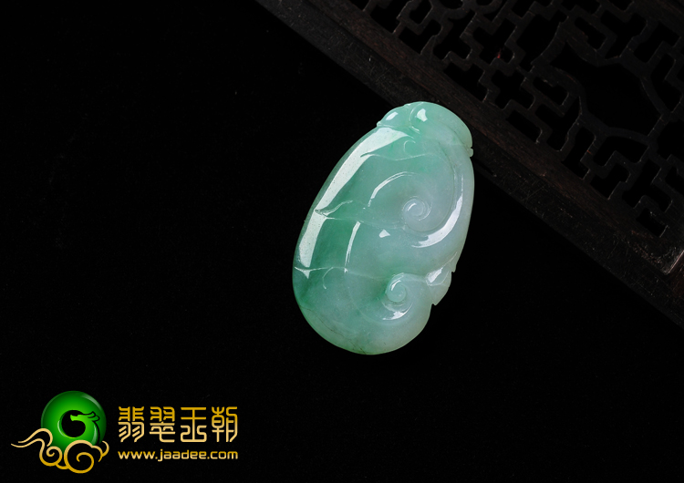 糯冰种翠色缅甸翡翠A货如意寿挂件