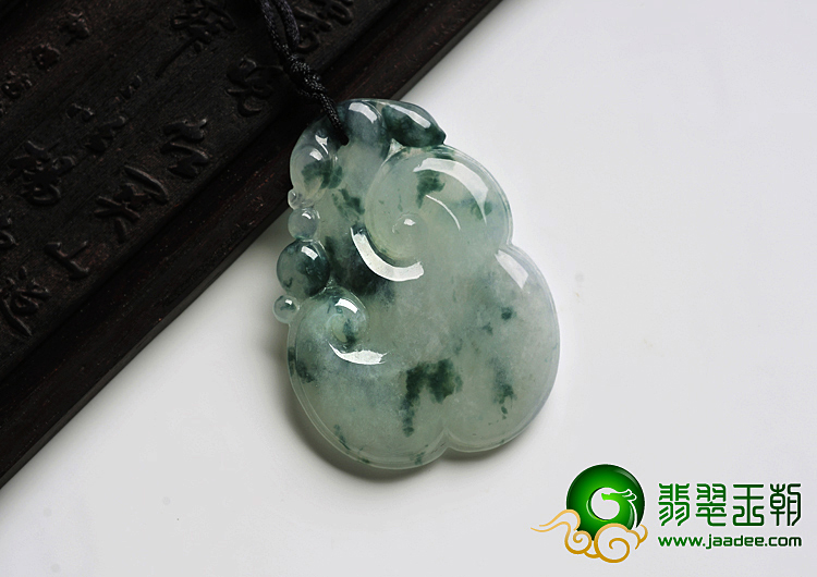 糯冰种飘花缅甸翡翠A货如意寿挂件