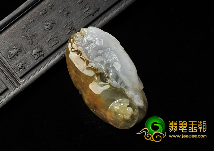 糯冰种褐黄翡缅甸翡翠A货鱼龙挂件