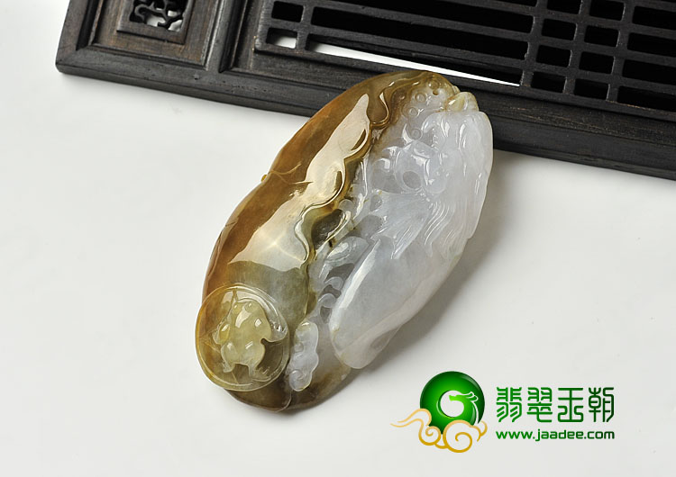 糯冰种褐黄翡缅甸翡翠A货鱼龙挂件