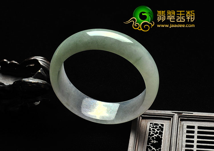 糯冰种淡春带彩缅甸翡翠A货手镯（58mm）