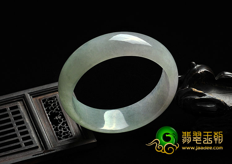 糯冰种淡春带彩缅甸翡翠A货手镯（58mm）