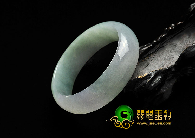 糯冰种淡春带彩缅甸翡翠A货手镯（58mm）