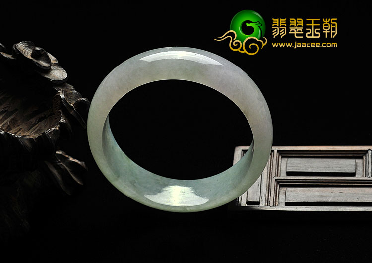 糯冰种淡春带彩缅甸翡翠A货手镯（58mm）