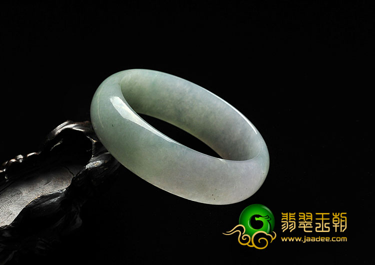 糯冰种淡春带彩缅甸翡翠A货手镯（58mm）