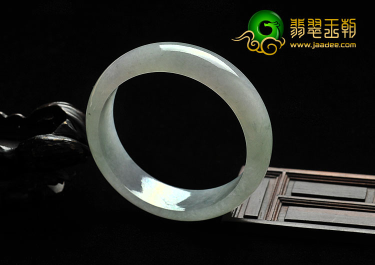 糯冰种淡春带彩缅甸翡翠A货手镯（56.1mm）