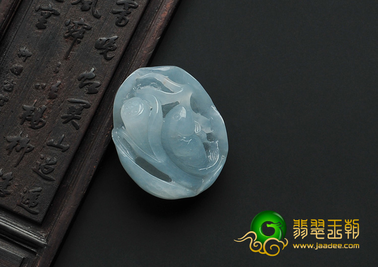 (超值推荐)糯冰种晴水缅甸翡翠A货年年有余挂件