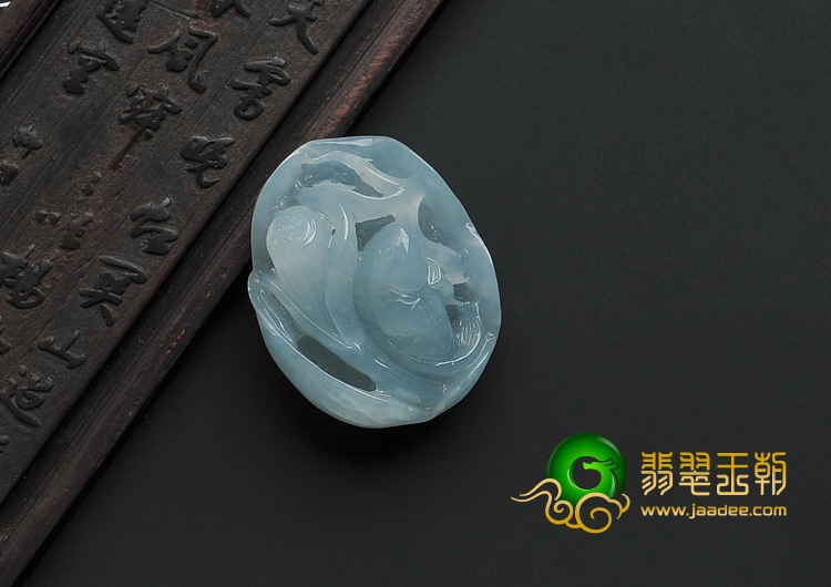 (超值推荐)糯冰种晴水缅甸翡翠A货年年有余挂件