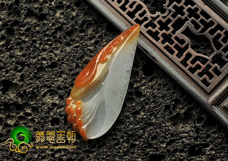 糯冰种红翡缅甸翡翠A货玉兰花挂件