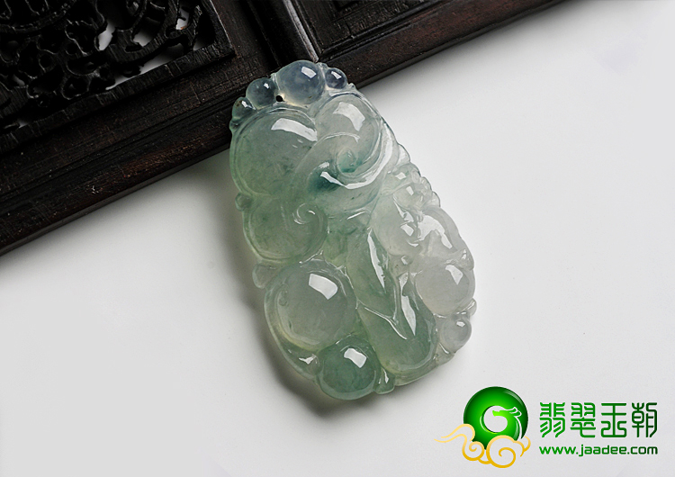 冰种飘花缅甸翡翠A货如意挂件