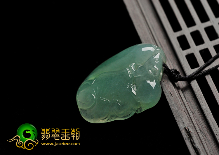 冰种晴水缅甸翡翠A货生肖鼠挂件