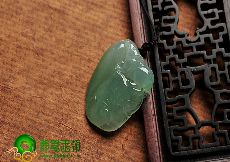 冰种晴水缅甸翡翠A货生肖鼠挂件