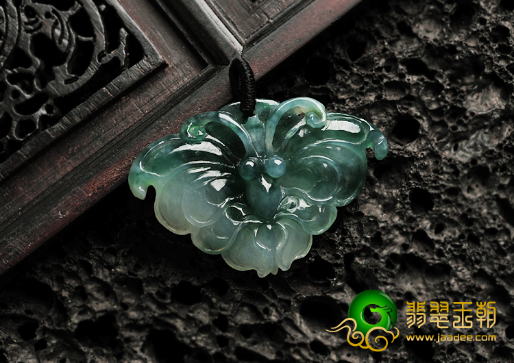 冰种飘花缅甸翡翠A货蝴蝶挂件