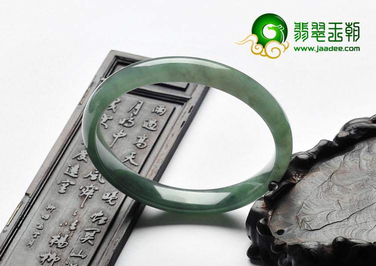 糯冰种晴水缅甸翡翠A货手镯（62.6mm）