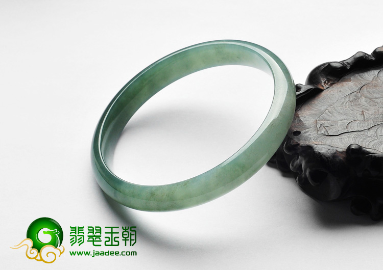 糯冰种晴水缅甸翡翠A货手镯（62.6mm）