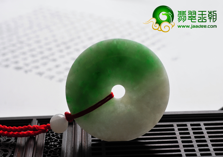 糯冰种翠色缅甸翡翠A货平安扣挂件