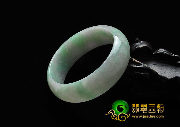 糯冰种春带彩缅甸翡翠A货手镯（57.2mm）