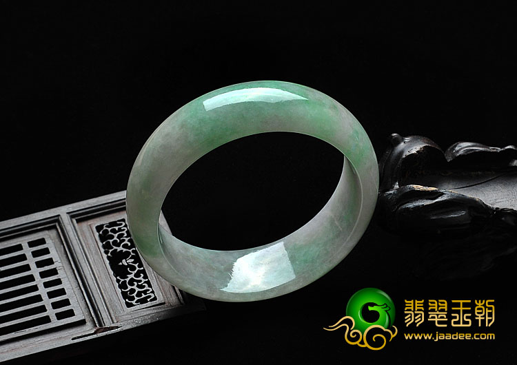 糯冰种春带彩缅甸翡翠A货手镯（57.2mm）