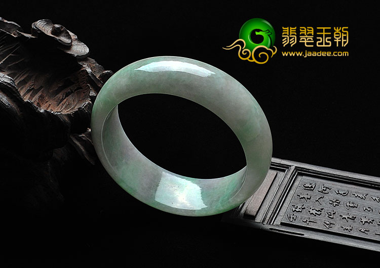 糯冰种春带彩缅甸翡翠A货手镯（57.2mm）
