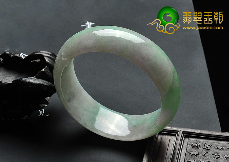 糯冰种春带彩缅甸翡翠A货手镯（57.2mm）