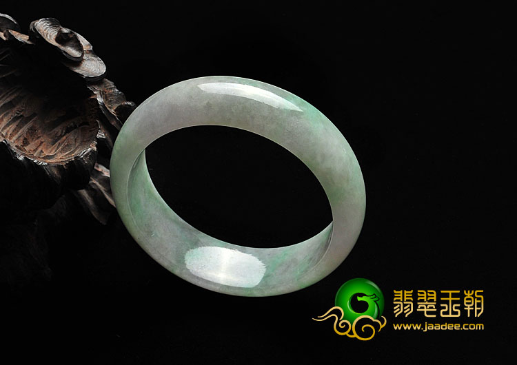 糯冰种春带彩缅甸翡翠A货手镯（57.2mm）