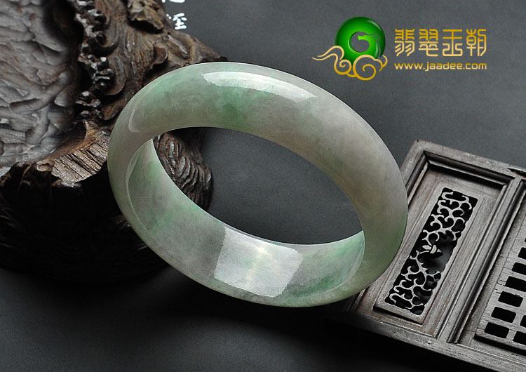 糯冰种春带彩缅甸翡翠A货手镯（57.2mm）