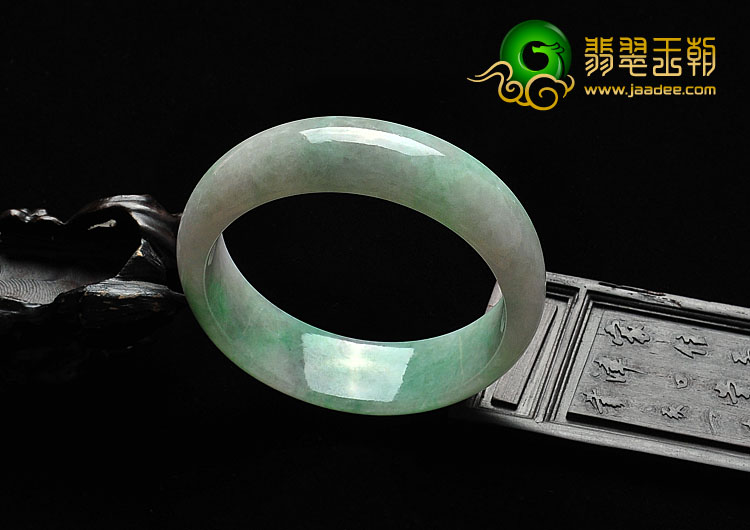 糯冰种春带彩缅甸翡翠A货手镯（57.2mm）