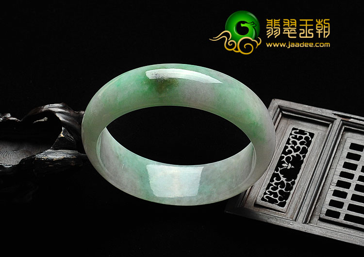 糯冰种春带彩缅甸翡翠A货手镯（57.2mm）