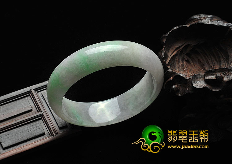 糯冰种春带彩缅甸翡翠A货手镯（57.2mm）