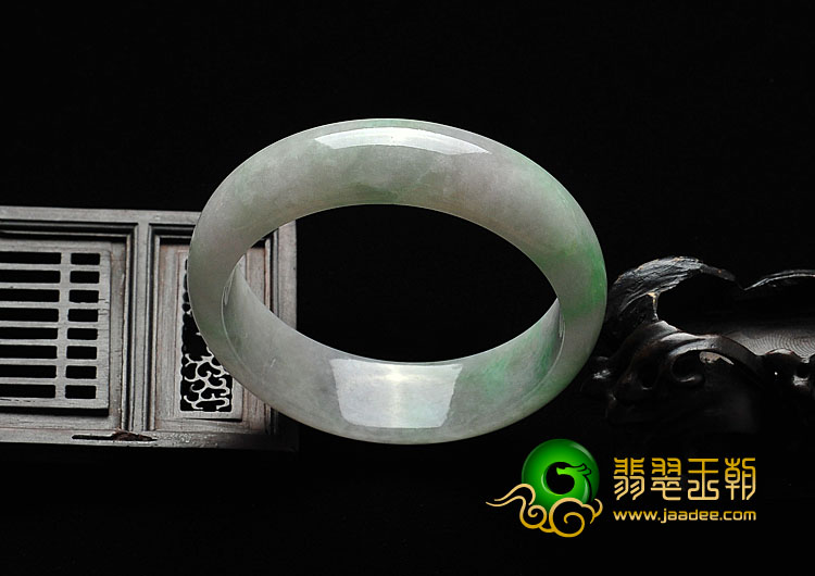 糯冰种春带彩缅甸翡翠A货手镯（57.2mm）